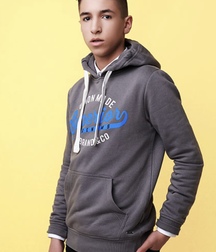 More boys  5dc96d2b13517.jpeg