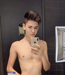 Boys Amateur Porn Cock Selfies 5e414bb648786.jpeg
