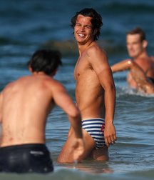 aussie rules footballers 5c85a6677c0c4.jpg