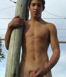 Hot Boys 5c9a70b8caf08.jpg