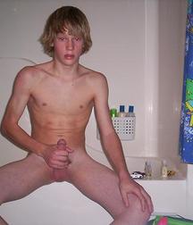 Hot Guys 01 5c9a8208b6701.jpg