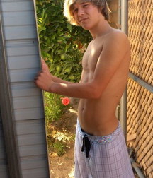 Cute Twinks 001 5ca111713724b.jpg