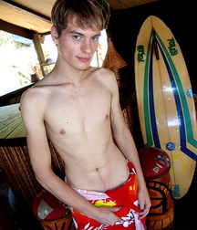 Cute Twinks 006 5ca12cefeac41.jpg