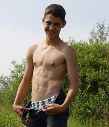 Cute Twinks 007 5ca130f847c00.jpg