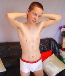 Cute Twinks 008 5ca1390f455f0.jpg