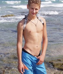Cute Twinks 012 5ca26fc0045fc.jpg
