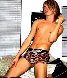 Cute Twinks 019 5ca3c6b2ef64f.jpg