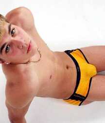 Cute Twinks 021 5ca3d52566b81.jpg