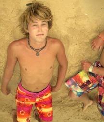 Cute Twinks 040 5ca90daf9d135.jpg