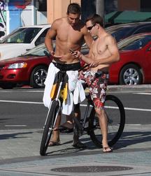 Cute Twinks 058 5cad1340803c3.jpg