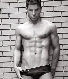Muscular 01 5cc0f0c3af0f5.jpg