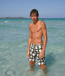 Hot Boys 08 5cca0a842126a.jpg