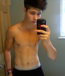 Hot Boys 13 5ccb27d5d2c69.jpg