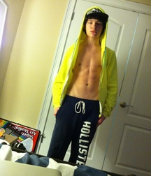 Hot Boys 13 5ccb27dbed70d.jpg