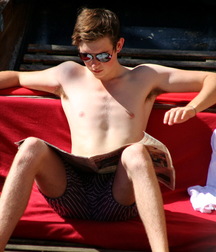 Hot Bodys 01 5ccb3c9f6efde.jpg