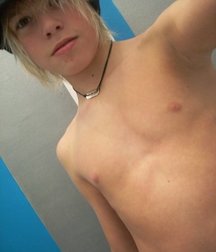 Hot Boys 18 5cccb9143dd53.jpg