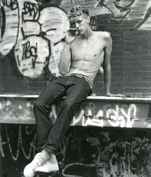 Hot Boys 020 5ce1a48808698.jpg