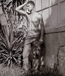 Hot Boys 020 5ce1dd758db67.jpg