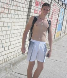 Guys Wearing Shorts 01 5cec43c2d7556.jpg