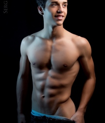 No Shirt 005 5d034e3fdb136.jpg