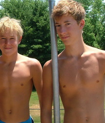 Nice Lads 40 5d1bdb1fa5b04.jpg