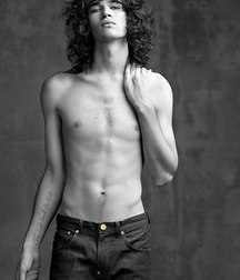 Long Hair 15 5d51f4730477a.jpg