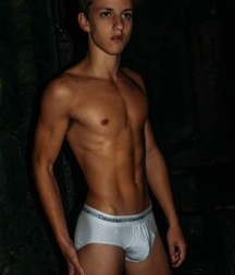 Just Boys 86 5da381a3c1f94.jpg