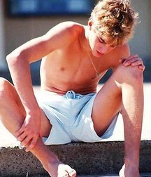 Sexy Boys 004 5da7ae4ee9fd6.jpg