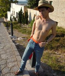 Web Finds 08 5db7677bf22bd.jpg