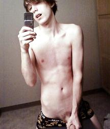 Hot Selfies 001 5dc1f16fc3c50.jpg