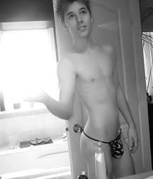 Hot Selfies 001 5dc1f21369dce.jpg