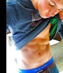 Hot Selfies 001 5dc1f216681af.jpg