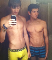 Hot Selfies 001 5dc1f21ce2e72.jpg