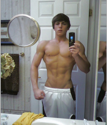 Hot Selfies 001 5dc1f22e738a4.jpg