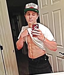 Hot Selfies 002 5dc1f7f3ef10b.jpg