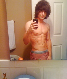 Hot Selfies 002 5dc1f81344d77.jpg