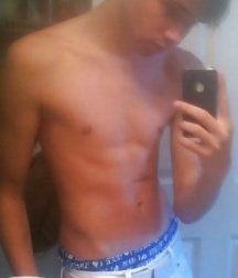 Hot Selfies 002 5dc1f8309cc3e.jpg