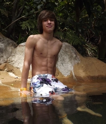 Just Boys 300 5dd5cd7d6e3d2.jpg