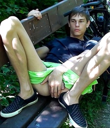 Just Boys 327 5dd84941a9e67.jpg
