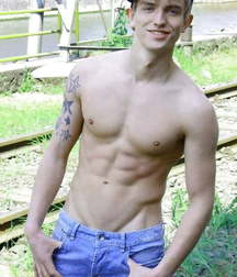 Just Boys 502 5df01ad5aad91.jpg
