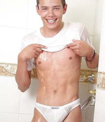Just Boys 605 5dfe6f44bea8a.jpg