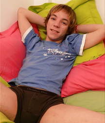 Just Boys 705 5e0bb16944a4d.jpg