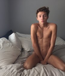 Just Boys 807 5e1e07b1f19e1.jpg
