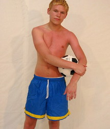 Just Boys 1304 5e77e448345b7.jpg