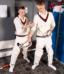 Desmond Peake and Edmund Kent  (Cricket) 5c8e0c253606d.jpg