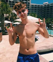 Mostly shirtless 5c8e5ad9ee19b.jpg
