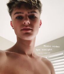 Mostly shirtless 5c8e5add54e8f.jpg