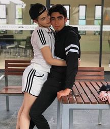 That kiss! 5c8e5b461809d.jpg