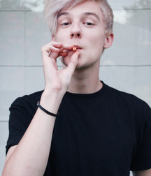 Things Boys Put In Their Mouth! 5c940710a0917.jpg
