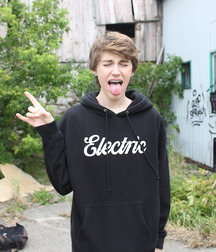 Boy Tongues 1 5c966dc4c267c.jpg